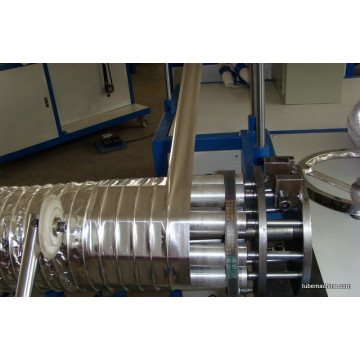 Conduit flexible formant la machine